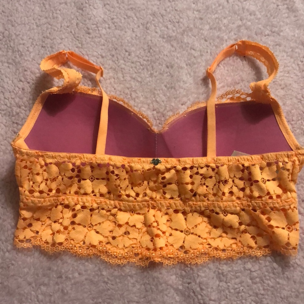 Pink bra - Picture 2 of 3